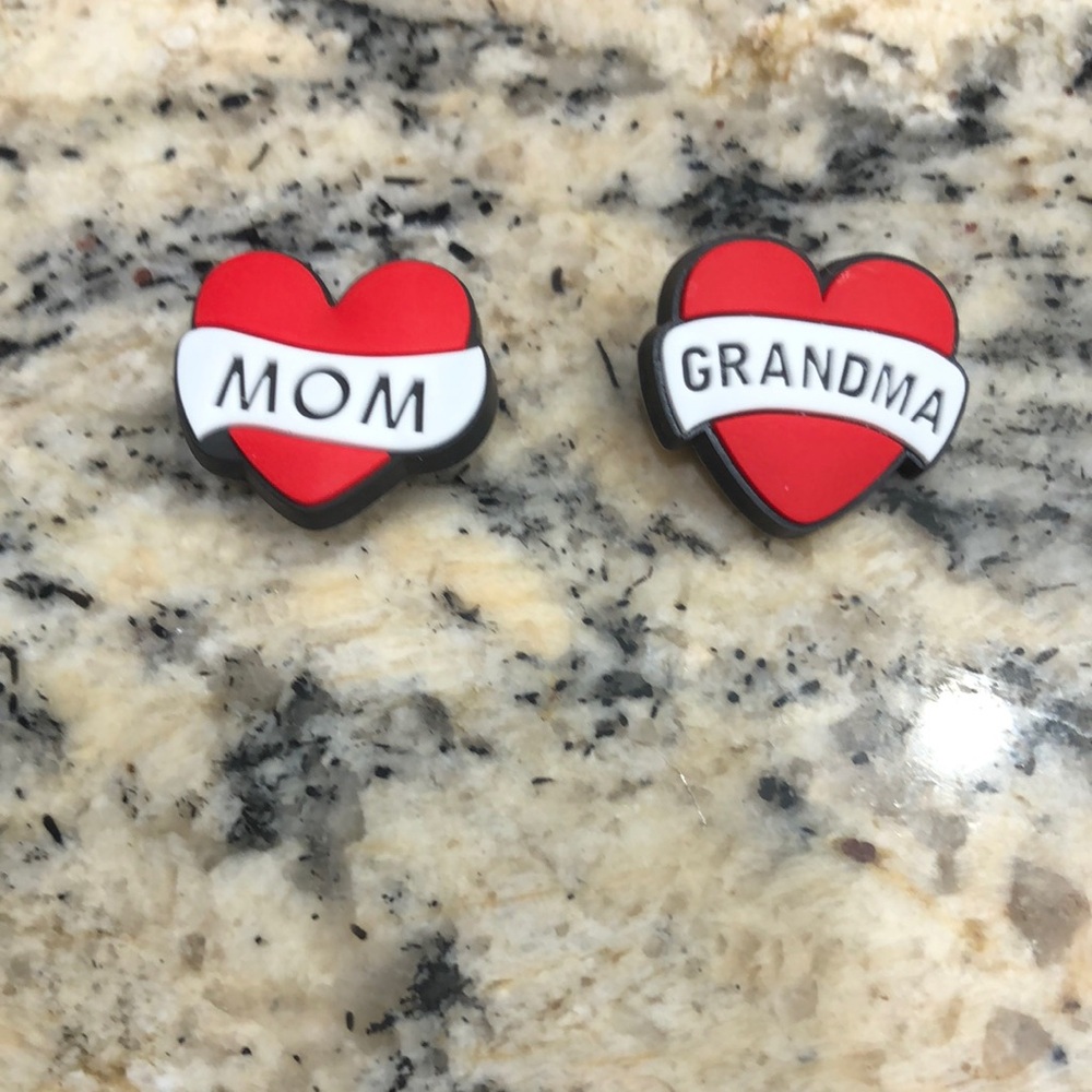Crocs Charm - Set of Two Hearts - Mom & Grandma